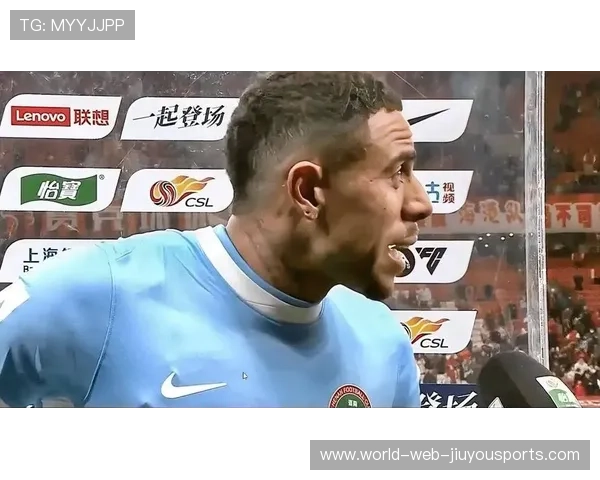 河南队古斯塔沃斜插禁区，单脚推传找到后点空当